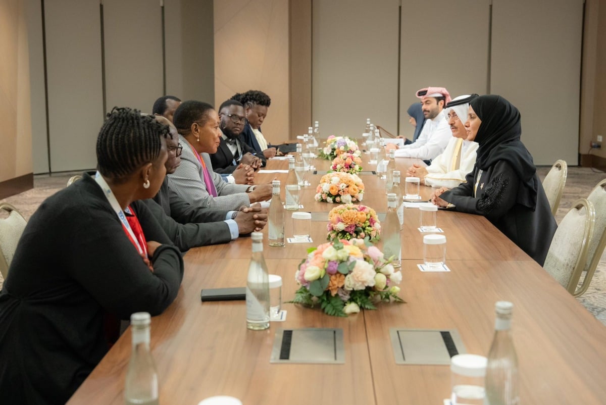 نائب رئيس مجلس الشورى تجتمع مع عدد من البرلمانيين بطشقند نائب رئيس مجلس الشورى تجتمع مع عدد من البرلمانيين بطشقند