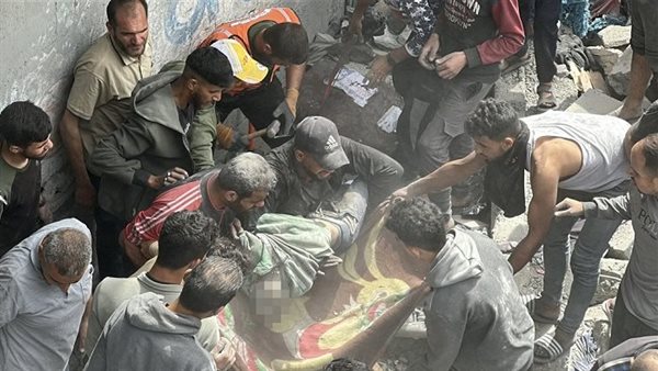 الاحتلال يطلق نارًا كثيفًا ويقصف منزلًا جنوب غزة وسقوط شهداء