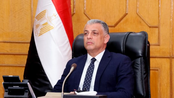 محافظ الإسماعيلية يناقش استثمارات المجموعة العربية للأملاح الطبيعية بالقنطرة شرق|صور محافظ الإسماعيلية يناقش استثمارات المجموعة العربية للأملاح الطبيعية بالقنطرة شرق|صور