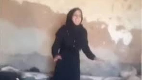 فيديو مقتل سوريتين على يد ذويهما يثير غضب السوشيال ميديا.. ما القصة ؟ فيديو مقتل سوريتين على يد ذويهما يثير غضب السوشيال ميديا.. ما القصة ؟