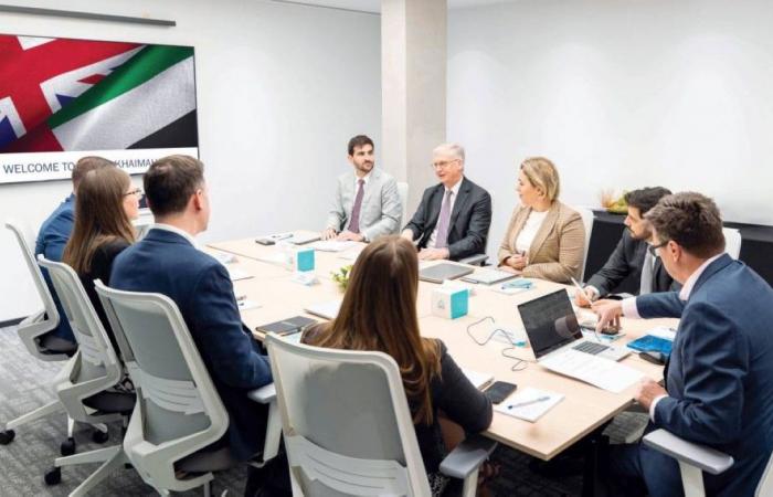 اجتماع اللجنة التوجيهية بين بريطانيا ورأس الخيمة اجتماع اللجنة التوجيهية بين بريطانيا ورأس الخيمة