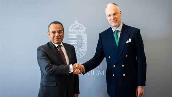 وزير دفاع المجر يشيد بدور مصر المحوري لتحقيق الاستقرار بالشرق الأوسط وزير دفاع المجر يشيد بدور مصر المحوري لتحقيق الاستقرار بالشرق الأوسط