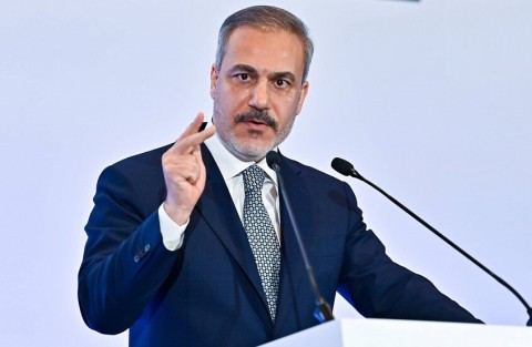 هاكان فيدان: نقيم تواصلا مباشرا مع إسرائيل لمنع “سوء الفهم” في سوريا ومستعدون لتقديم الدعم لسوريا في حال إبرام اتفاق عسكري هاكان فيدان: نقيم تواصلا مباشرا مع إسرائيل لمنع “سوء الفهم” في سوريا ومستعدون لتقديم الدعم لسوريا في حال إبرام اتفاق عسكري