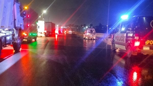 بعد انقلاب سيارة محملة بالسولار..عودة الحركة المرورية لطبيعتها أسفل كوبري قها بطريق مصر الإسكندرية الزراعي