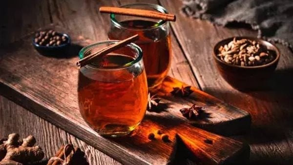 تساعد على تحسين الحالة النفسية..تعرف على فوائد تناول مشروب القرفة للجسم تساعد على تحسين الحالة النفسية..تعرف على فوائد تناول مشروب القرفة للجسم