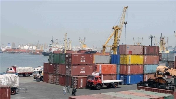 مصر تتحرك لإلغاء الرسوم الأمريكية على الواردات المصرية مصر تتحرك لإلغاء الرسوم الأمريكية على الواردات المصرية