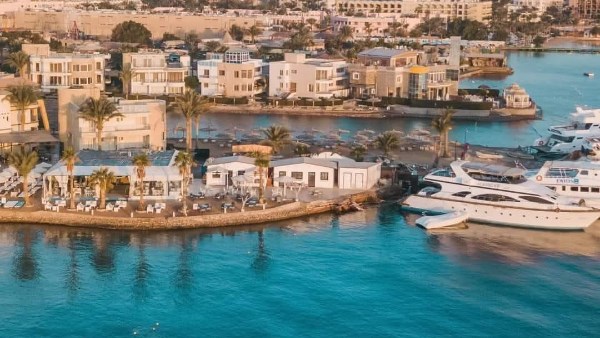 استمرار إغلاق ميناء الغردقة البحري لليوم الثاني بسبب سوء الأحوال الجوية استمرار إغلاق ميناء الغردقة البحري لليوم الثاني بسبب سوء الأحوال الجوية