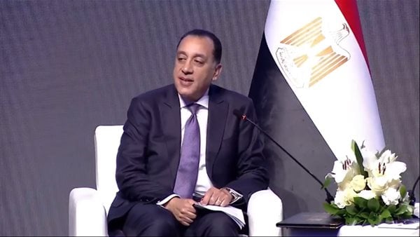 رئيس الوزراء يتفقد عددًا من المشروعات في أسيوط اليوم رئيس الوزراء يتفقد عددًا من المشروعات في أسيوط اليوم