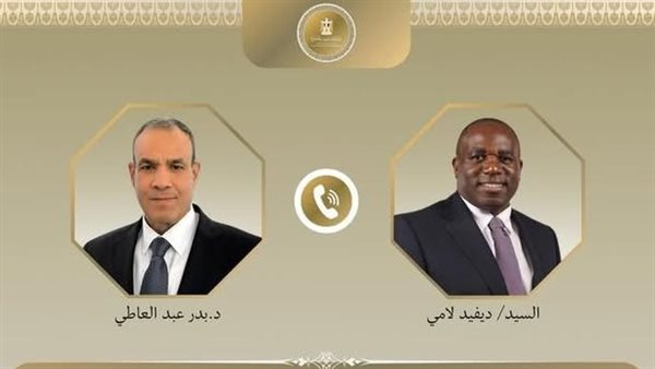 وزير الخارجية والهجرة يتلقى اتصالاً هاتفياً من نظيره بالمملكة المتحدة