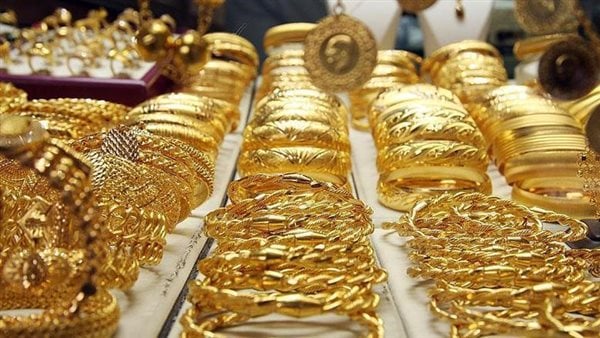 دار الإفتاء تكشف حكم الزكاة في الحلي من الذهب للمرأة دار الإفتاء تكشف حكم الزكاة في الحلي من الذهب للمرأة