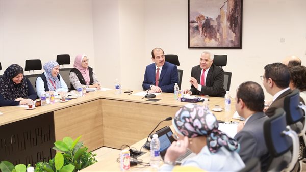 نائب وزير الصحة يعقد اجتماعًا لوضع خطة للاكتشاف المبكر للأوبئة وسرعة التعامل معها نائب وزير الصحة يعقد اجتماعًا لوضع خطة للاكتشاف المبكر للأوبئة وسرعة التعامل معها