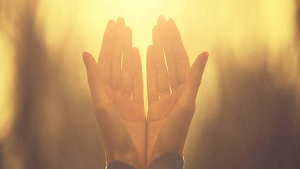 أذكار الصباح والمساء.. درع المسلم اليومي أذكار الصباح والمساء.. درع المسلم اليومي