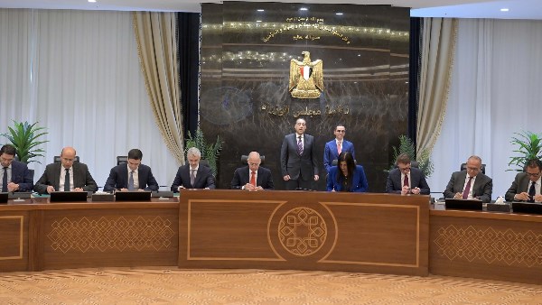 توقيع 3 عقود بين السكك الحديدية وبرجروس ريل الأمريكية