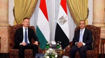 وزير الخارجية يحث المجر على الاستثمار في الطاقة بالمنطقة الاقتصادية لقناة السويس