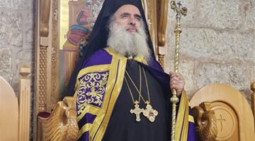 المطران عطاالله حنا يدعو لتمكين الفلسطينيين من الاحتفال بعيد القيامة في القدس