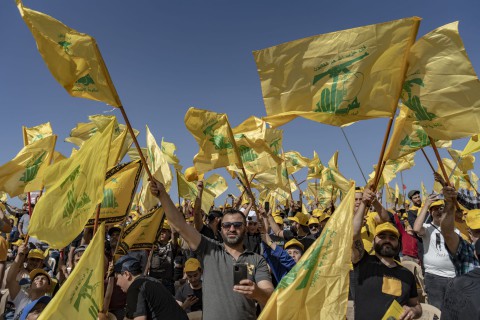 “حزب الله”: جاهزون لأي حوار حول استراتيجية الدفاع الوطني وأولية الحكومة يجب أن تكون مواجهة الاعتداءات الإسرائيلية “حزب الله”: جاهزون لأي حوار حول استراتيجية الدفاع الوطني وأولية الحكومة يجب أن تكون مواجهة الاعتداءات الإسرائيلية