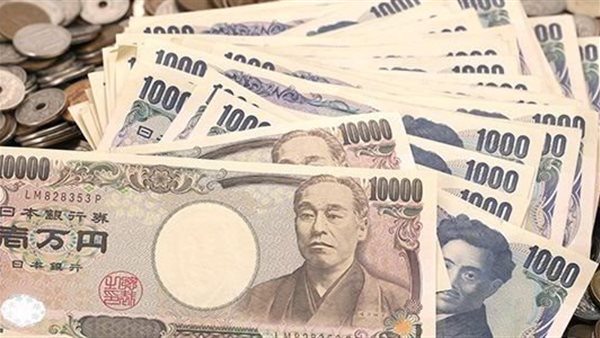 الين الياباني يحقق مكاسب بنسبة 1% أمام الدولار الين الياباني يحقق مكاسب بنسبة 1% أمام الدولار