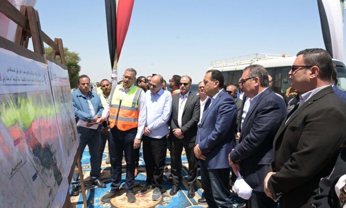 رئيس الوزراء يتفقد أعمال مشروع ازدواج طريق «أسيوط – ديروط الزراعي» رئيس الوزراء يتفقد أعمال مشروع ازدواج طريق «أسيوط – ديروط الزراعي»
