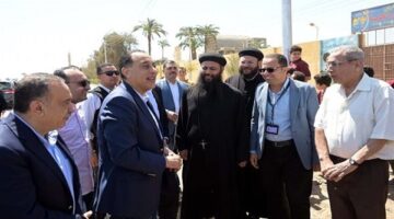 رئيس الوزراء يلتقي طلاب سانت ماري بمنفلوط