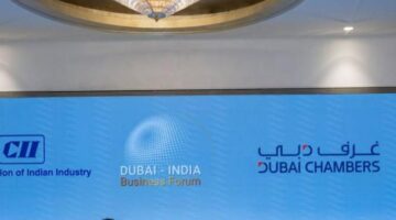 حمدان بن محمد ووزير التجارة والصناعة الهندي يشهدان توقيع 8 مذكرات تفاهم