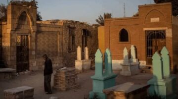 إدعاء كاذب.. حقيقة سرقة أبواب المقابر في الزقازيق