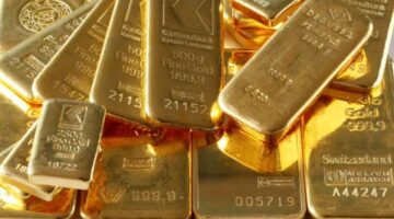 سعر الذهب يبلغ مستويات قياسية مع تراجع الدولار