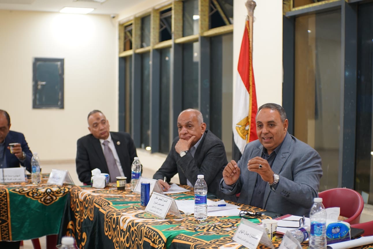 تحالف الأحزاب يتمسك بنظام القائمة المغلقة المطلقة في الانتخابات المقبلة.. ويشكل لجنة لإدارة العملية الانتخابية “صور” تحالف الأحزاب يتمسك بنظام القائمة المغلقة المطلقة في الانتخابات المقبلة.. ويشكل لجنة لإدارة العملية الانتخابية “صور”