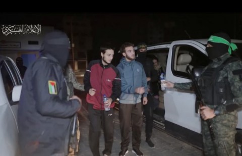 صحيفة أمريكية تكشف: كادت حماس وواشنطن تتوصلان لاتفاق الشهر الماضي لكن إسرائيل غضبت وعرقلته صحيفة أمريكية تكشف: كادت حماس وواشنطن تتوصلان لاتفاق الشهر الماضي لكن إسرائيل غضبت وعرقلته