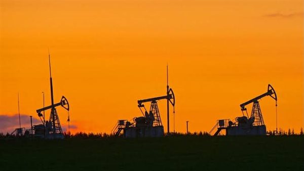 الصين تعمل بصمت لتغيير موازين القوة.. بكين تتحول من استهلاك النفط إلى ريادة الطاقة النظيفة الصين تعمل بصمت لتغيير موازين القوة.. بكين تتحول من استهلاك النفط إلى ريادة الطاقة النظيفة