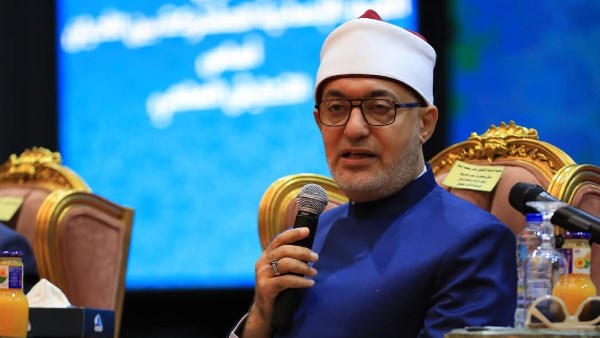 مفتي الجمهورية: هناك محاولات ممنهجة لطمس الهوية الوطنية تستوجب وقفةً واعية مفتي الجمهورية: هناك محاولات ممنهجة لطمس الهوية الوطنية تستوجب وقفةً واعية