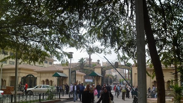 على قائمة انتظار قصر العيني.. أهالي مريضة لا تستطيع قضاء حاجتها يناشدون رئيس جامعة القاهرة بتعجيل إجرائها الجراحة على قائمة انتظار قصر العيني.. أهالي مريضة لا تستطيع قضاء حاجتها يناشدون رئيس جامعة القاهرة بتعجيل إجرائها الجراحة