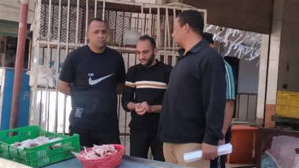 استجابة لشكاوى للمواطنين.. حملة مكبر على المحلات العامة والأسواق بملوي استجابة لشكاوى للمواطنين.. حملة مكبر على المحلات العامة والأسواق بملوي