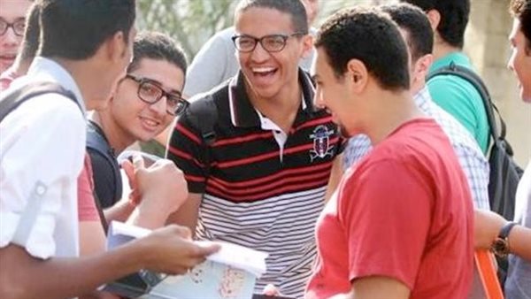 المدارس تشدد على طلاب الشهادة الإعدادية ملء استمارة استبيان نظام البكالوريا الجديد المدارس تشدد على طلاب الشهادة الإعدادية ملء استمارة استبيان نظام البكالوريا الجديد