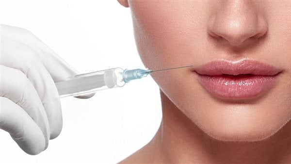 إحدى العاملات بمركز تجميل شهير بواقعة وفاة حفيدة رئيس وزراء أسبق بالتجمع: كانت جاية تعمل حقن فيلر وخطيبها جه خدها بعد العملية إحدى العاملات بمركز تجميل شهير بواقعة وفاة حفيدة رئيس وزراء أسبق بالتجمع: كانت جاية تعمل حقن فيلر وخطيبها جه خدها بعد العملية