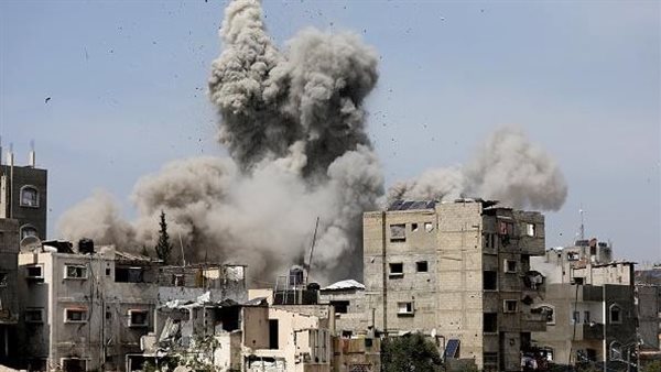 الاحتلال يقصف منازل المواطنين وسقوط أكثر من 10 فلسطينيين بخان يونس وبيت لاهيا الاحتلال يقصف منازل المواطنين وسقوط أكثر من 10 فلسطينيين بخان يونس وبيت لاهيا