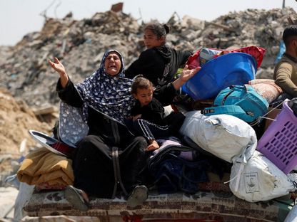 شهداء وإصابات بمجازر إسرائيلية بشعة في قطاع غزة وجيش الاحتلال يُنذر السكان بإخلاء فوري لمناطق جديدة قبل قصفها شهداء وإصابات بمجازر إسرائيلية بشعة في قطاع غزة وجيش الاحتلال يُنذر السكان بإخلاء فوري لمناطق جديدة قبل قصفها