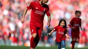 محمد صلاح: مكة الأكثر سعادة بإستمراري مع ليفربول
