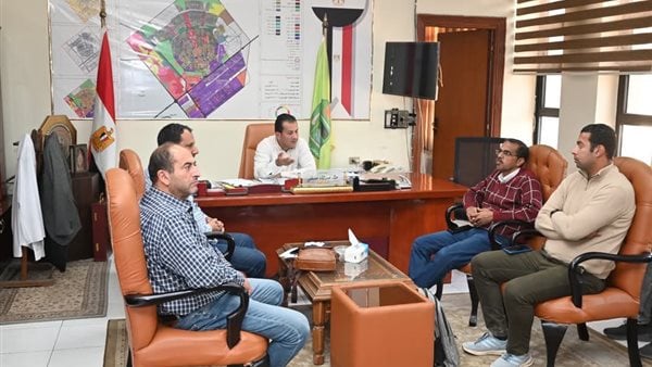 رئيس جهاز العاشر من رمضان يتابع الموقف التنفيذي وسير العمل بالمشروعات الجارية للطرق رئيس جهاز العاشر من رمضان يتابع الموقف التنفيذي وسير العمل بالمشروعات الجارية للطرق