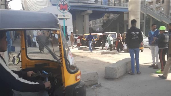 جمهورية التكاتك مولد وصاحبه غايب.. تسعيرة قياسية بعد غلاء البنزين واستغاثات للمواطنين لتقنين تعريفة الركوب جمهورية التكاتك مولد وصاحبه غايب.. تسعيرة قياسية بعد غلاء البنزين واستغاثات للمواطنين لتقنين تعريفة الركوب