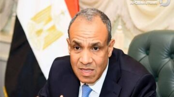 وزير الخارجية يبحث التحركات لدعم الخطة العربية الإسلامية لإعمار غزة
