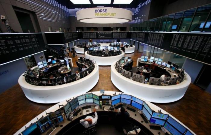 الأسهم الأوروبية ترتفع لكنها تتجه لثالث خسائر أسبوعية الأسهم الأوروبية ترتفع لكنها تتجه لثالث خسائر أسبوعية