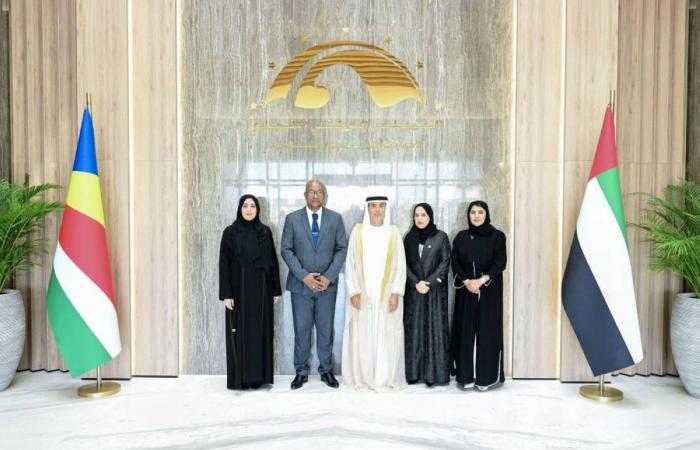 لجنة الصداقة البرلمانية الإماراتية الأفريقية تبحث التعاون البرلماني مع برلمان سيشل لجنة الصداقة البرلمانية الإماراتية الأفريقية تبحث التعاون البرلماني مع برلمان سيشل