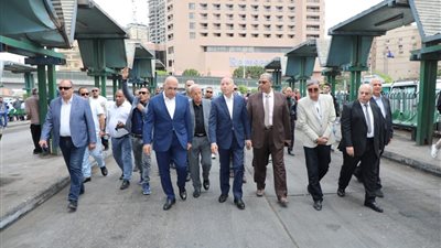 بعد ارتفاع أسعار البنزين.. محافظ القاهرة يتفقد عددًا من مواقف النقل الجماعي