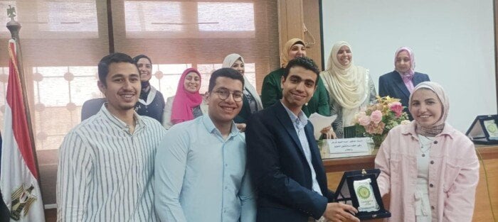 43 طالبًا يقدّمون 15بحثًا علميًا في المؤتمر الطلابي السابع لكلية طب الأسنان بجامعة قناة السويس 43 طالبًا يقدّمون 15بحثًا علميًا في المؤتمر الطلابي السابع لكلية طب الأسنان بجامعة قناة السويس
