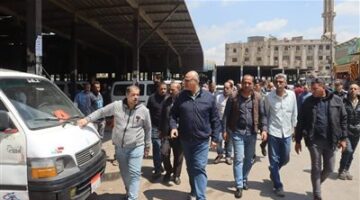 محافظ القليوبيه يتفقد محطات تموين السيارات ومواقف السيارات العموميه بمدينة بنها وحي غرب شبرا الخيمه عقب تحريكً اسعار الوقود