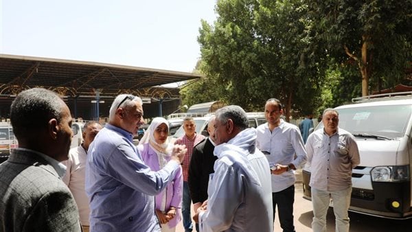 محافظ أسوان يكلف بالمرور الميداني لمتابعة الالتزام بتطبيق الأسعار والتعريفة الجديدة محافظ أسوان يكلف بالمرور الميداني لمتابعة الالتزام بتطبيق الأسعار والتعريفة الجديدة
