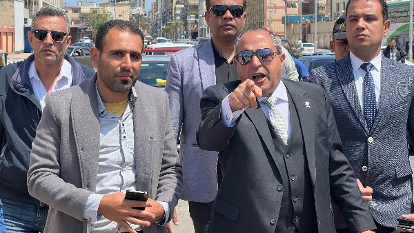 انتوا فاكريني خواجة.. محافظ بورسعيد يوبخ مسؤولي شركة النظافة البريطانية انتوا فاكريني خواجة.. محافظ بورسعيد يوبخ مسؤولي شركة النظافة البريطانية