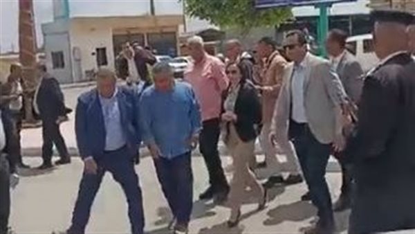 محافظ البحيرة تتابع ميدانيًا تطبيق تعريفة الركوب الجديدة بموقف دمنهور بعد تحريك أسعار الوقود| بث مباشر محافظ البحيرة تتابع ميدانيًا تطبيق تعريفة الركوب الجديدة بموقف دمنهور بعد تحريك أسعار الوقود| بث مباشر