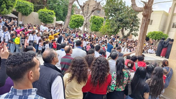 في جمعة ختام الصوم.. كنيسة الشهيدة دميانة تستقبل السيد المسيح بالسعف| فيديو وصور في جمعة ختام الصوم.. كنيسة الشهيدة دميانة تستقبل السيد المسيح بالسعف| فيديو وصور