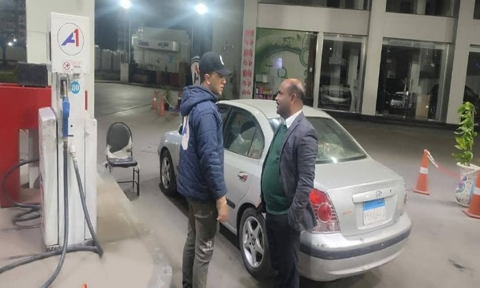 وكيل تموين بورسعيد: محطات الوقود تعمل بصورة طبيعية وهناك وفرة فى المواد البترولية وكيل تموين بورسعيد: محطات الوقود تعمل بصورة طبيعية وهناك وفرة فى المواد البترولية